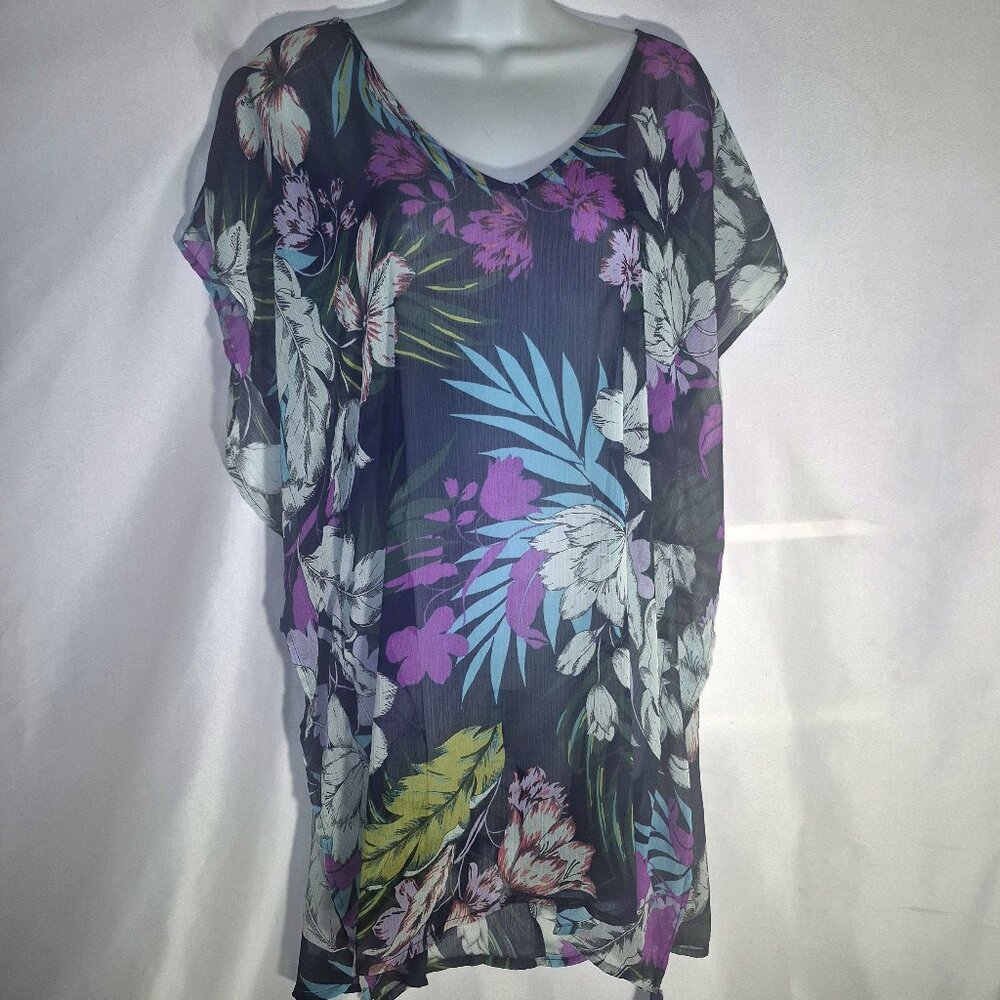 KONA SOL cover top, colorful big leaf design, braided upper back, in size Medium